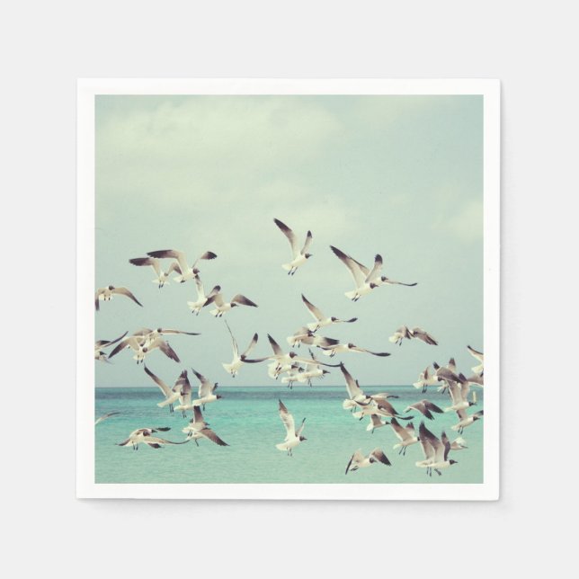Flock von fliegenden Möwen über den Ozean. Serviette (Vorderseite)