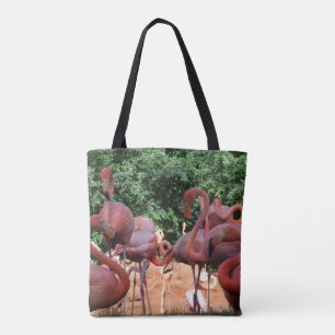 Flock von rosa Flamingos auf einem Totbeutel