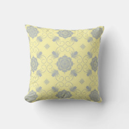 Flora Royale Decorative Throw Pillow Kissen