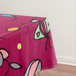 Flora und Schmetterlingsmuster — rosa Tischdecke