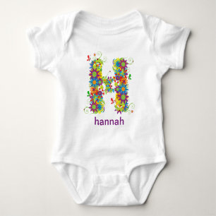 Floral Alphabet Name Baby T-Shirt (Monogramm H) Strampler
