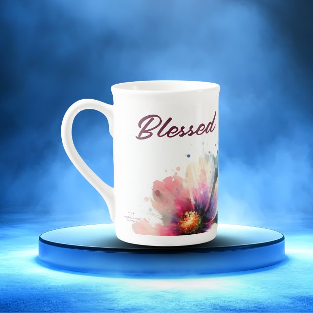 Floral Berry BLESSED Typografie Design Prozellantasse (Floral Design with the Word Blessed)
