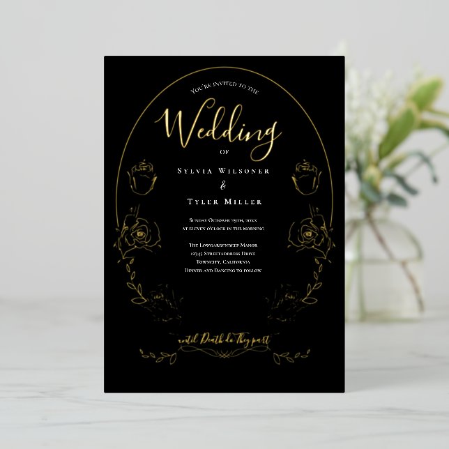 Floral Black Gothic Wedding Folieneinladung (Stehend vorne)
