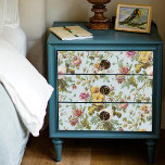 Floral Bouquet Vintage Rose Wallpaper Decoupage Seidenpapier<br><div class="desc">Eine elegante, Vintage, geblümte Tapete, restauriert und in ein halbtropfendes Wiederholmuster aus antikem Schrott umgewandelt. Schöne, weiße und rosa englische Rose mit goldfarbenem Rosa und gedämpften Blume im Garten. Der Hintergrund ist ein weicher Himmelblau und ist geschichtete handgeschriebene Schriftzeichen in Kalligraphie Handschrift und Gartenbildnis ephemera. Dieses Kunstwerk ist in warmen...</div>