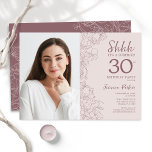 Floral Dusty Pink Überraschung Foto 30. Geburtstag Einladung<br><div class="desc">Blütenstaubige Rosa und Lila überraschen 30. Geburtstag Party Einladung mit Ihrem Foto auf der Vorderseite der Karte. Elegantes modernes Design mit botanischen Kontur Zeichnungen Akzente und Typografie Drehbuch Schriftart. Einfache,  trendige Einladungskarte für eine stilvolle Damenfeier. Kann für jedes Alter angepasst werden. Gedruckte Zazzle Einladungen oder Sofortdownload digitalen druckbaren Vorlage.</div>