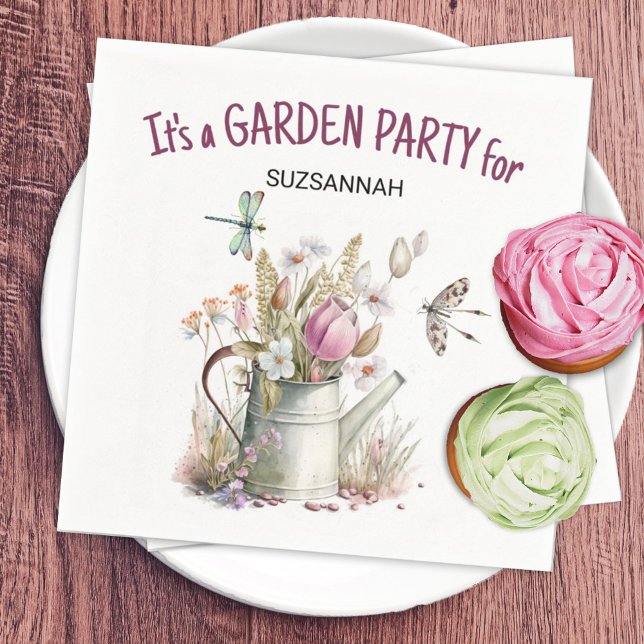 Floral Garden Schmetterlinge Libellen Libellen Was Serviette (Personalize or remove the text on this fun summer vibe watering can and dragonfly napkin design.)
