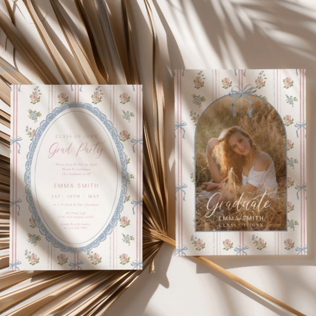 Floral Graduation Photo Announcement Card Blue Bow Einladung (Von Creator hochgeladen)