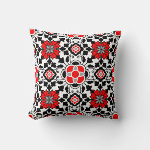 Floral Marokkanische Fliese, Tiefrot, Schwarz und Kissen