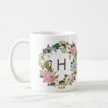 Floral Monogram Coffe Tasse<br><div class="desc">Blumenkranz mit Monogramm.</div>