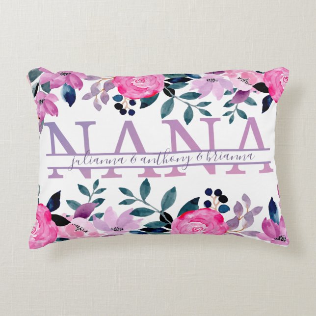 Floral Nana spaltes Monogramm mit Enkelnamen Dekokissen (Vorderseite)