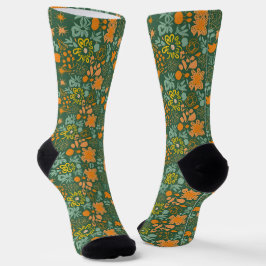 Floral pattern on a dark green background socken