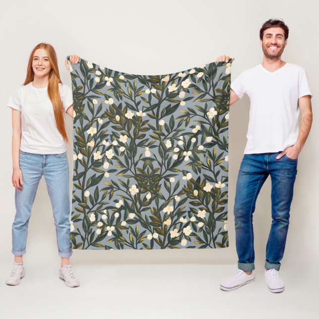 Floral pattern on  dusty blue-gray background fleecedecke (Beispiel)