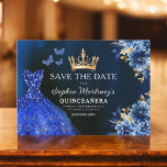Floral Royal Blue Princess Birthday Quinceanera Save The Date<br><div class="desc">Feiern Sie stilvoll mit der Einladung der Blumenpinke und Goldprinzessin Birthday Quinceñera. Dieses elegante Design besticht durch sanfte rosa Flora und luxuriöse goldene Akzente, die sich perfekt für eine echte und unvergessliche Feier zum 15. Geburtstag eignet. Die Einladung verkörpert Gnade und Raffinesse, passend für eine Prinzessin. Die zarten Blumendetails und...</div>