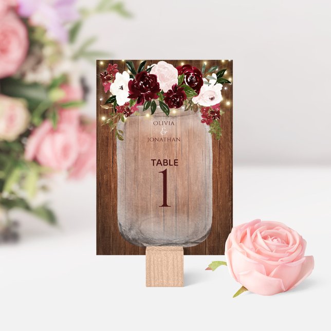 Floral Rustic Wood Burgundy Mason Jar Wedding Tischnummer (Von Creator hochgeladen)