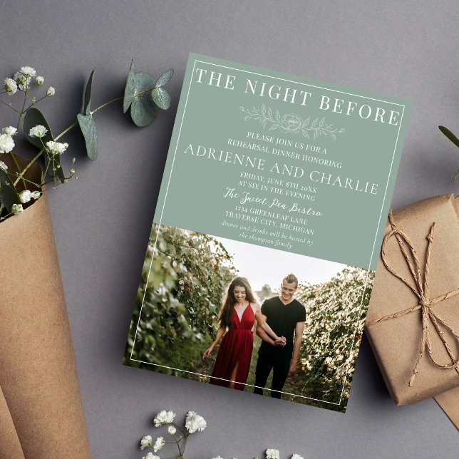 Floral Simplicity 1 Modern Green Rehearsal Dinner Einladung (Von Creator hochgeladen)