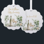 Floral Watercolor Champagne Happy Jubiläum Ornament Karte<br><div class="desc">Eine wunderschöne Blumenflasche Champagner und zwei Gläser Wein,  feiern ein Jubiläum Auf der Rückseite,  das gleiche Bild mit der Nachricht</div>