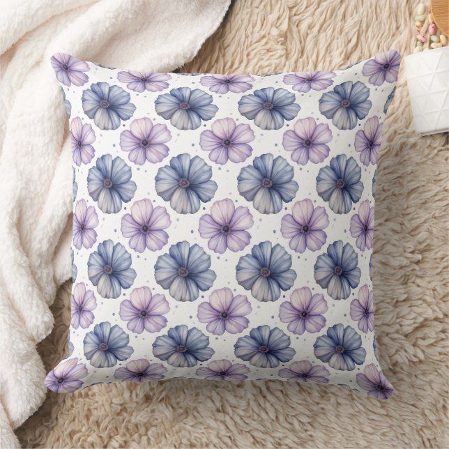 Floral Watercolor Pattern Lavender and Blue Kissen (Decke)