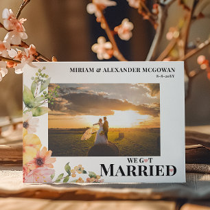 Floral Wir got verheiratete Hochzeitsankündigung Postkarte