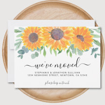 Floral Wir haben bewegende Ankündigungskarte versc