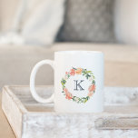 Floral Wreath Monogramm Kaffeetasse<br><div class="desc">Personalisieren Sie Ihren Morgenkaffee oder Tee mit unserer Monogramm-Tasse,  mit Ihrem Single initiale Monogramm umgeben von einem Kranz von üppigen Aquarellfarben-Blume in Pfirsichtönen,  Rost und Frühlinggrün.</div>