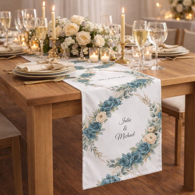 Floral Wreath Wedding Decor Newlyweds Monogram Großer Tischläufer (Von Creator hochgeladen)