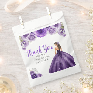 Florale Prinzessin im dunkelvioletten Kleid Sweet  Geschenktütchen