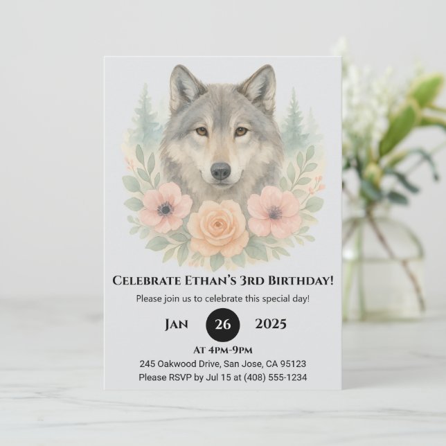 Floraler Wald Wolf Geburtstag Einladung (Stehend Vorderseite)