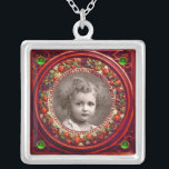 FLORENCE RENAISSANCE FRUCHTEN FOTO TEMPLATE Emeral Versilberte Kette<br><div class="desc">Elegante,  klassische,  lebendige Kunst der Renaissance,  Meisterwerk aus Bottega della Robbia ( Florenz - Italien ) in leuchtend roten,  grünen,  lila,  braunen Farben.</div>
