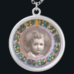 FLORENTINE RENAISSANCE BLUME FOTOVORLAGE VERSILBERTE KETTE<br><div class="desc">Elegante,  klassische,  lebendige Kunst der Renaissance,  Meisterwerk aus Bottega della Robbia ( Florenz - Italien ) in hellbraunen,  gelben,  grünen Farben .</div>