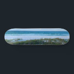 Florida Beach Sunset Foto Schöne Küste Skateboard<br><div class="desc">Dieses wunderschöne Foto im Abend des Florida Strandes in Destin besticht durch die hübschen Ozeanwellen,  die direkt vor einem Sonnenuntergang in der Abenddämmerung auf den Sand rollen. Schönes Skateboard am Meer für Leute,  die die Küste Lieben.</div>