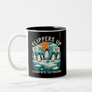 Flossen hoch, ich stehe mit Pinguinen, lustig wide Zweifarbige Tasse