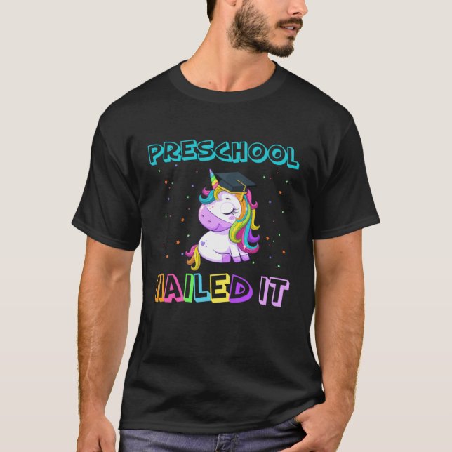 Flossing Unicorn Preschool Graduation Cap Diploma  T-Shirt (Vorderseite)