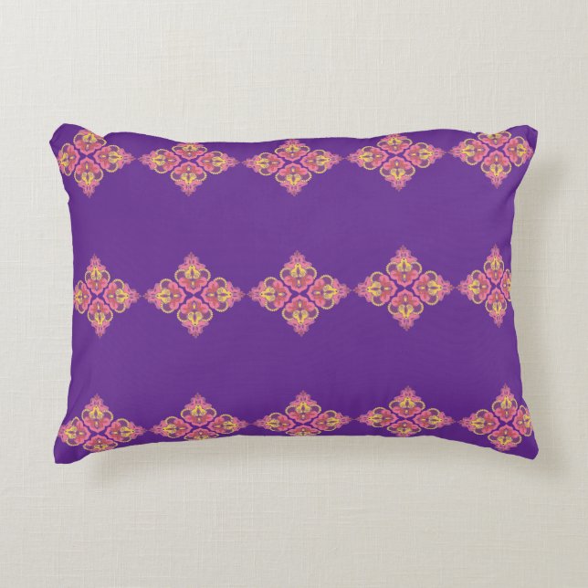 Flowers on Purple Accent Pillow Dekokissen (Vorderseite)