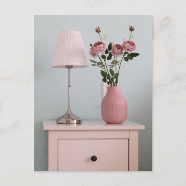 Flowers | Pale Pink Roses on Nightstand Postkarte (Vorderseite)