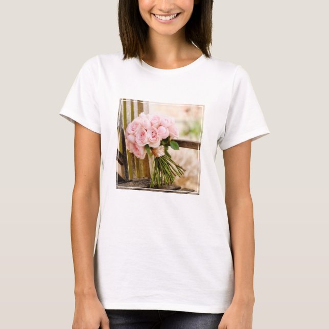 Flowers | Pink Rose Bouquet T-Shirt (Vorderseite)
