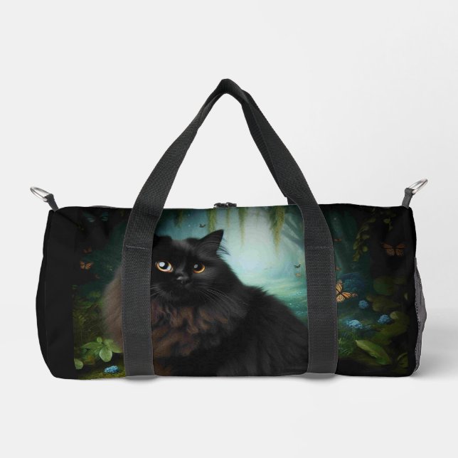 Fluffy Black Cat in Misty Woods Duffle Bag (Vorderseite)