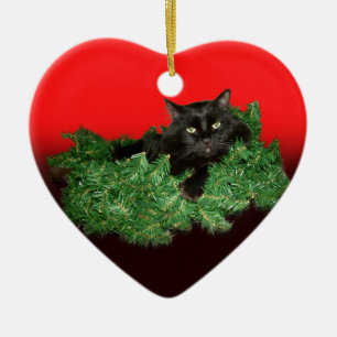Fluffy Black Cat in Weihnachtskranz Keramik Ornament