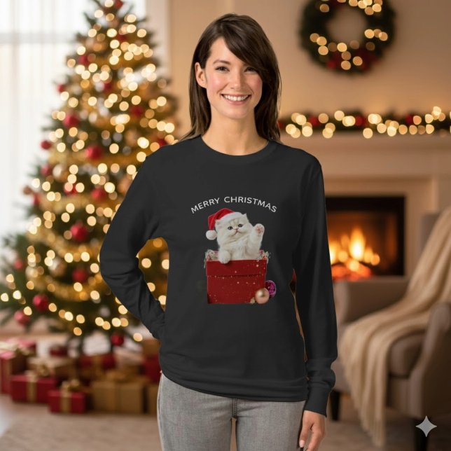 Fluffy Christmas Kitten Santa Hat T-Shirt (Von Creator hochgeladen)