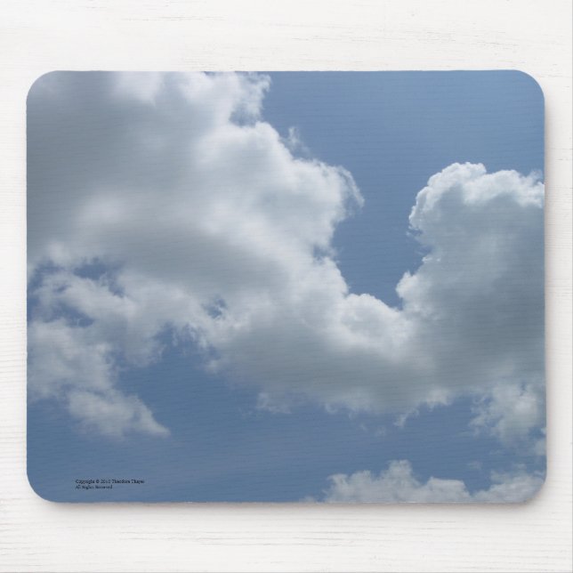 Fluffy Clouds mousepad (Vorne)