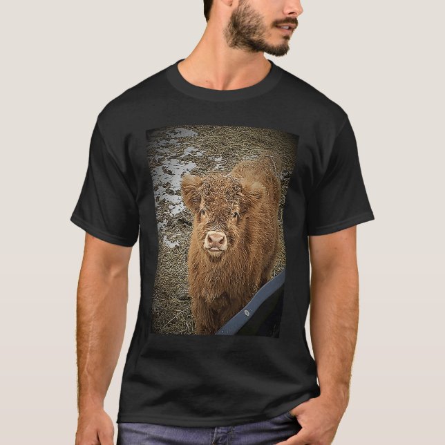 Fluffy Highland cow T-Shirt (Vorderseite)