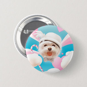 Fluffy Hund mit Weißhut Button