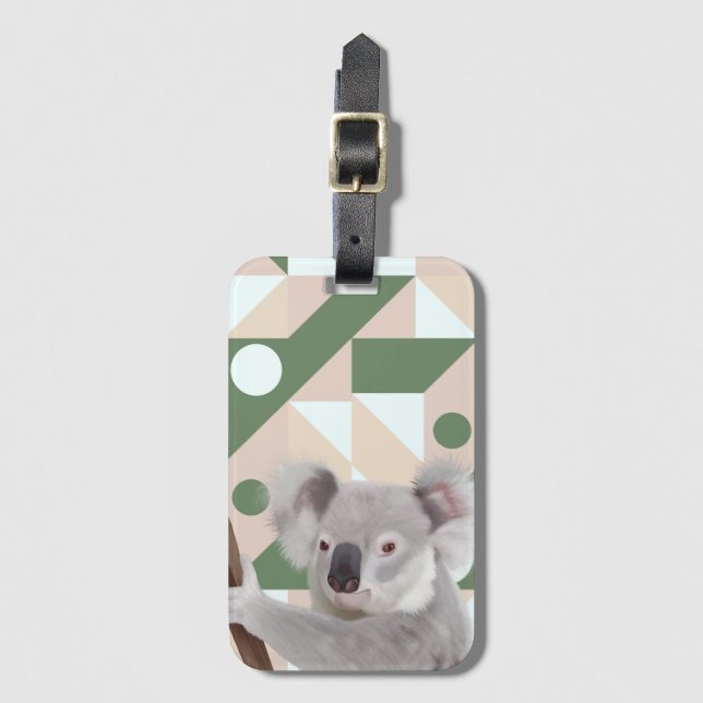 Fluffy Koala Green Geometric Background Gepäckanhänger (Vorderseite Vertikal)