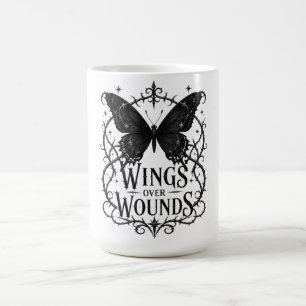 Flügel über Wunden – Gothic Black Butterfly Design Kaffeetasse