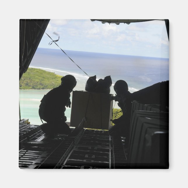 Fluggesellschaften drängen eine Palette gespendete Magnet (Vorne)