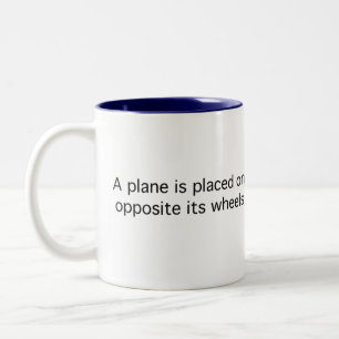 Flugzeug auf einer Tretmühle Zweifarbige Tasse