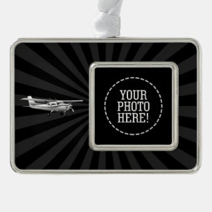 Flugzeug-Cessna-Silhouette, die schwarzen Rahmen-Ornament Silber