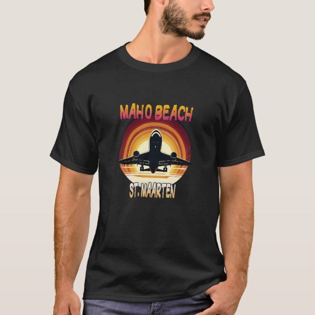 Flugzeug über Maho Beach Sonnenuntergang T-Shirt (Vorderseite)