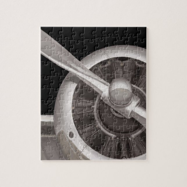 Flugzeugpropeller-Nahaufnahme Puzzle (Vertikal)