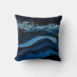 Fluid Art. Liquid Metallic Gold in abstrakt blau w Kissen