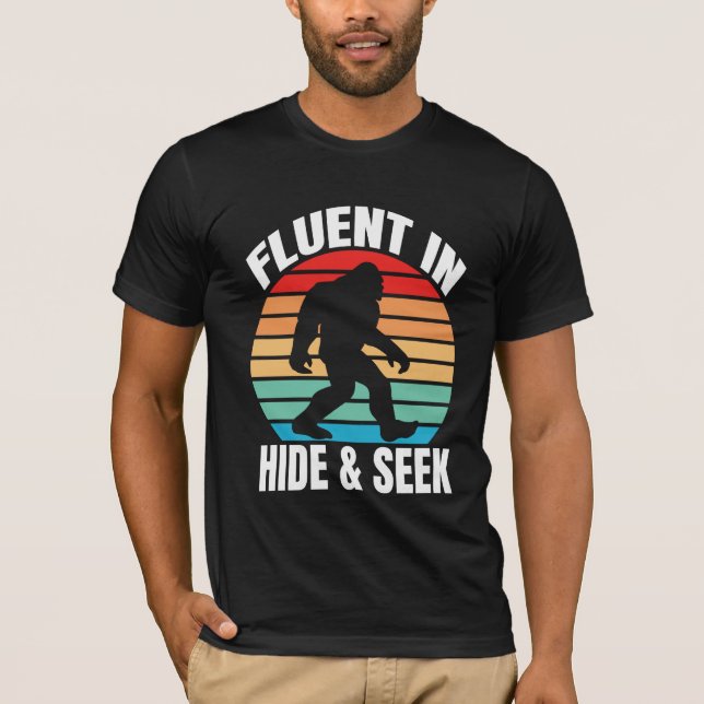 Fluor in Hide and Seek Funny Bigfoot T - Shirt (Vorderseite)